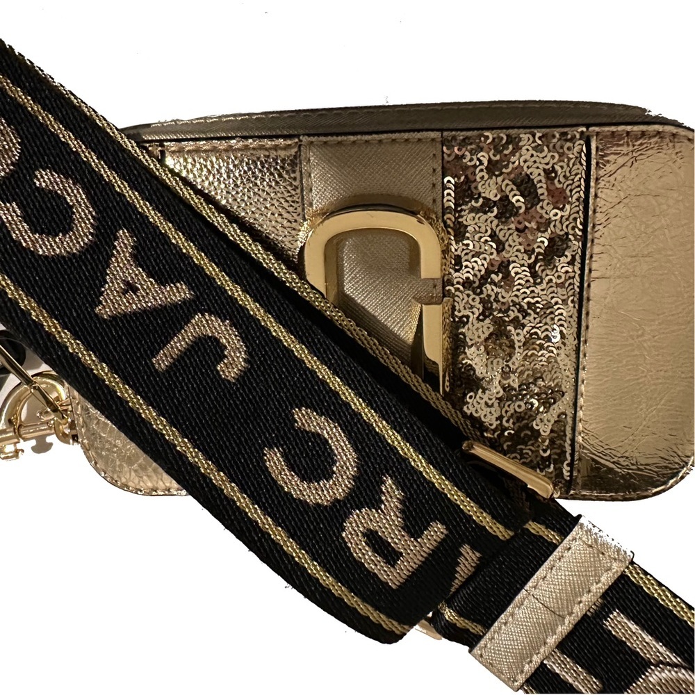 SOLD❌ marc jacobs gold sequin snapshot crossbody bag